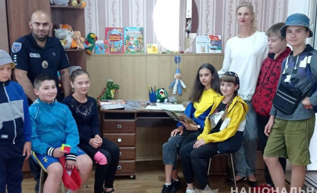 У Верхнячці поліцейський офіцер громади облаштував кімнату для роботи з дітьми