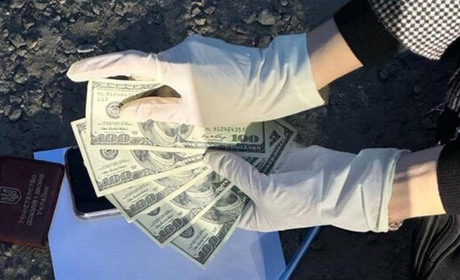 Видачу товару зі складу в Ізмаїлі оцінили в 500 доларів: на хабарі попалася працівниця облмитниці