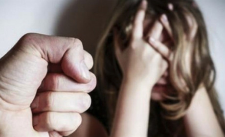 У Хмельницькій області жінка побила неповнолітню: суд призначив штраф
