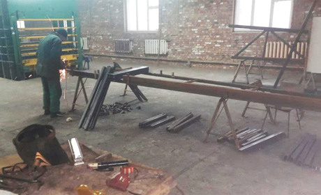 Перший і поки що єдиний на Білопільщині: у Ворожбі зводять критий спортмайданчик