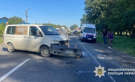 В Дубівцях автомобіль зіткнувся з мотоциклом