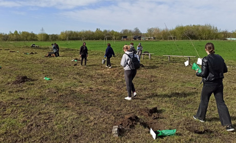 На Глухівщині місцеві жителі створили сад Перемоги з груш та яблунь