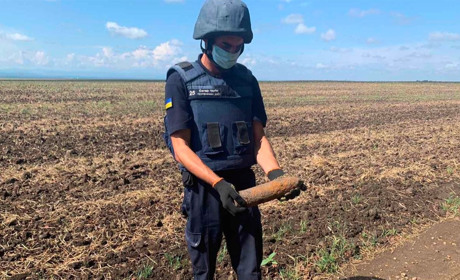 Артснаряд часів Другої світової війни знайшли на полі в Іванквцях
