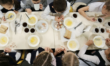Здоров’я дітей чи сімейний бізнес мера Тростянця?