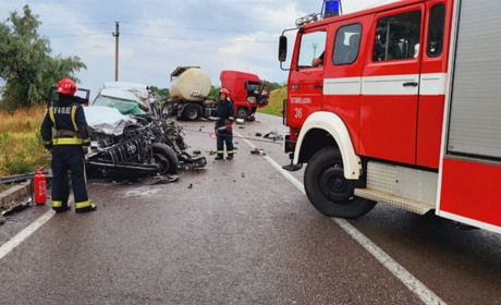 Смертельна ДТП на трасі Одеса-Рені: людина загинула через зіткнення легковика та вантажівки