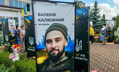 В Улашанівській громаді оновили Алею Пам’яті та встановили нові банери Героїв