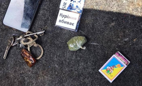 У селі Довговоля спіймали наркоторговця під час збуту канабісу