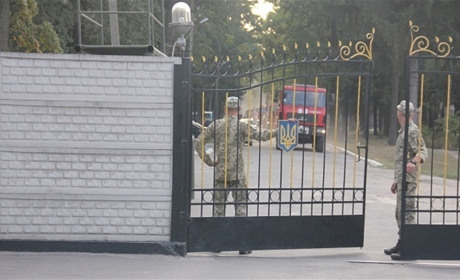  У Калинівці на арсеналі продовжують знешкоджувати вибухові предмети: буде чути вибухи