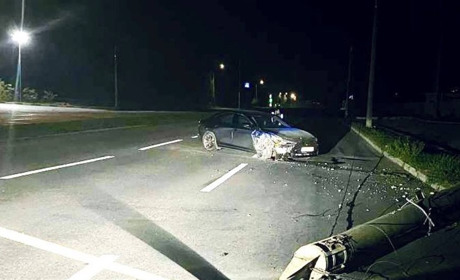 Водійка перебувала у стані сп’яніння. У Запоріжжі авто знесло електроопору