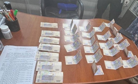 На Сумщині лікарка-нарколог вимагала хабарі з військових за "липові" медпротоколи