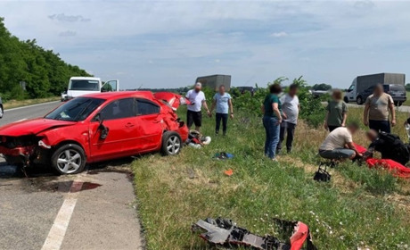 На автодорозі "Черкаси — Сміла" перекинулося авто: травмувались двоє людей