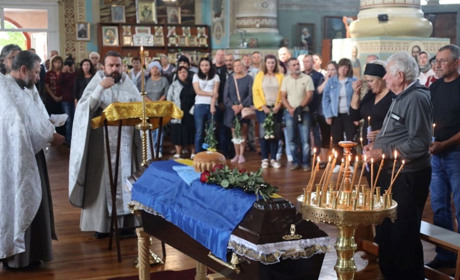 Громада Сміли прощалася із захисником Шкуратом Сергієм