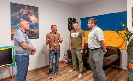 Гранти й підтримка захисників: Ветеранський простір у Кагарлику відвідали гості з області