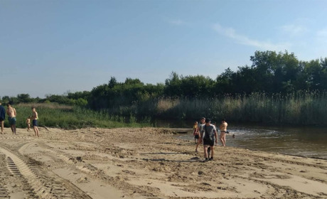 Самарський пляж запрошує на відпочинок