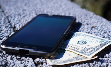 У Сватовому на залізничному мосту пограбували жінку. Нападника розшукали: йому «світить» сім років