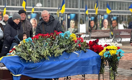 У Південному попрощалися з 76-им загиблим військовим з громади (ФОТО)
