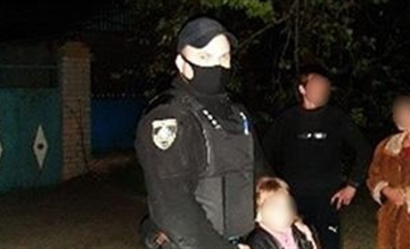 Семирічна херсонка не повернулась додому вчасно — поліцейські розшукали дівчинку за півгодини
