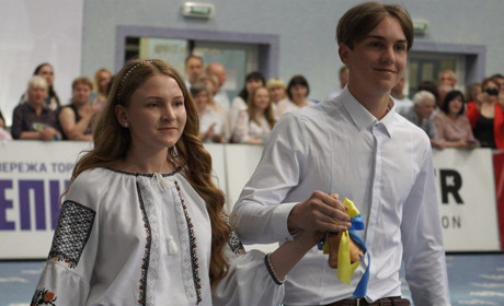 Шкільний вальс і прощальні слова. Останній дзвінок пролунав для 204 випускників Городоцької громади