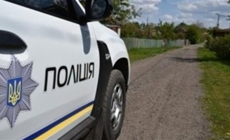 У будинку на Переяславщині знайшли тіло жінки зі слідами крові на обличчі: хроніка поліції