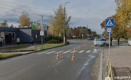 У Славуті неповнолітній кермувальник збив на "зебрі" жінку