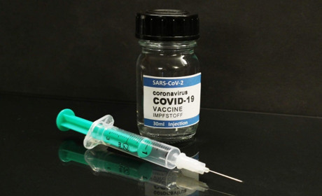 Прем’єр-міністр України Денис Шмигаль розповів, скільки може коштувати вакцина від COVID-19