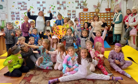Піжамна вечірка: дітей у смілянській книгозбірні розважали аніматори