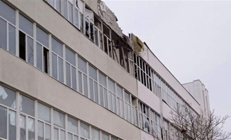 Росіяни черговим обстрілом знищили в Херсоні редакцію «Дебют-газети»