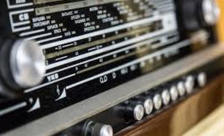Суспільне радіо почало мовити у Мені