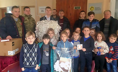 До Дня Святого Миколая у Петропавлівській школі №2 відбулася зустріч з Учасниками АТО й волонтерами