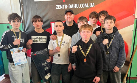 Дев'ять медалей, більшість найвищого гатунку. Вдалий виїзд боксерів-«берсерків» до Кривого Озера