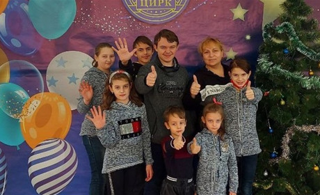 Евакуювалися з 8 дітьми завдяки благодійникам — історія родини з Волноваського району
