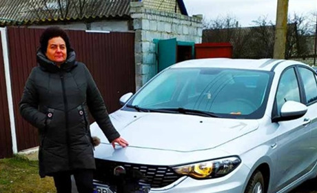 Троїчанка виграла автомобіль, купуючи продукти в супермаркеті