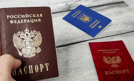 Мешканців ТОТ примушують писати відмови від українського громадянства. Чим це загрожує