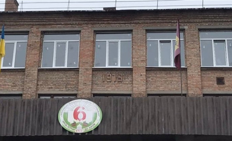 Золотоніська школа на Зозулівці дочекалася сучасних склопакетів: про об’єми і темпи робіт
