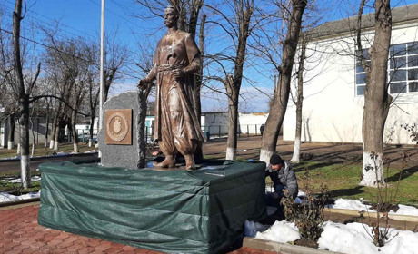 Пам'ятник козаку у парку у  Біляївці будуть реконструювати: що сталося 