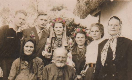 Як святкували весілля наші бабусі. Народні традиції Волноваського краю