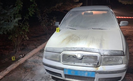 У Вознесенському районі неповнолітні на замовлення підпалили поліцейський автомобіль