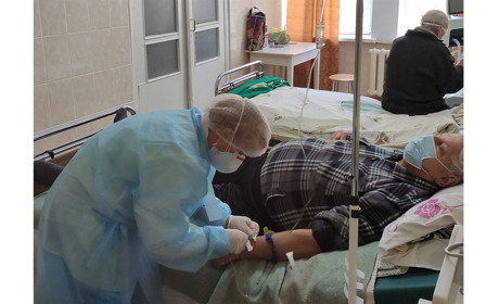 У Білопільську лікарню знову госпіталізують хворих на ковід. За два дні їх уже двадцять...