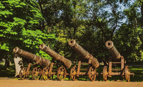 Ремонтні роботи на Валу. Дитинець не впізнати. Фотофакт