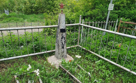 У Жмеринці на кладовищі з пам’ятників загиблих на війні викрали зірки 