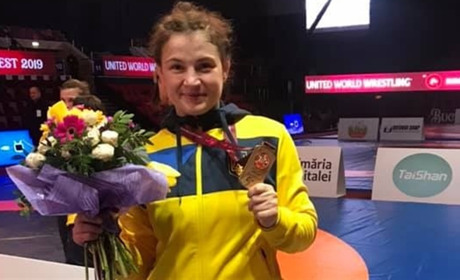 Торетчанка Алина Бережна (Махиня) стала чемпионкой Европы по спортивной борьбе