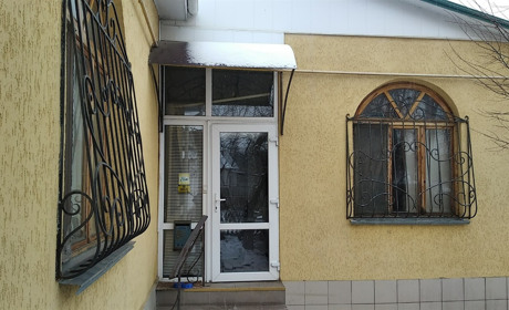 Продається 3-кімнатна квартира-будинок з окремим входом і земельною ділянкою у Знам’янці