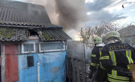 У Переяславі рятувальники ліквідували загоряння курника