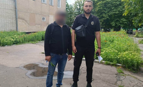 Чоловік у Шостці викрав у переселенки мобільний телефон