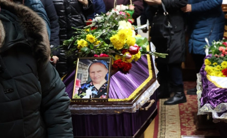 У п’ятницю в Глухові попрощалися з трьома загиблими переселенцями з села Суходіл