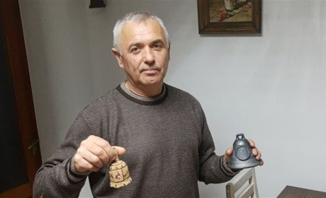 Чоловік з Чортківщини збирає дзвоники із різних країн