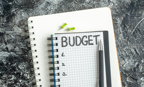 Зарплати очільників Первомайщини у 2025-му: скільки та з яких складових формуються