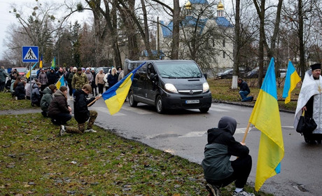 Із болем та вдячністю провели в Ставах в останню дорогу воїна Володимира Степанчука