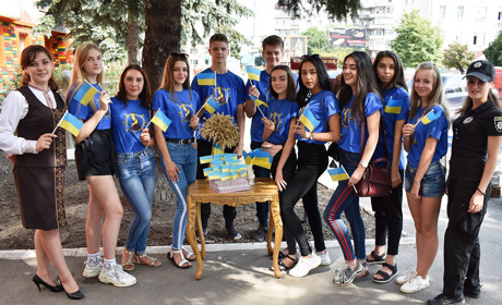 Музей запросив молодь на захід до Дня Державного прапору 