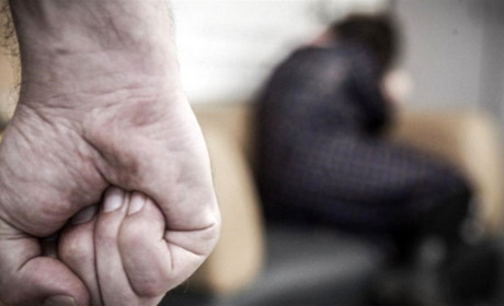 У Славуті поліцейські оголосили підозру домашньому насильнику